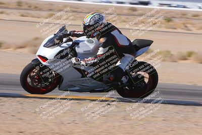 media/Dec-10-2023-SoCal Trackdays (Sun) [[0ce70f5433]]/Turn 9 Inside Set 2 (1115am)/